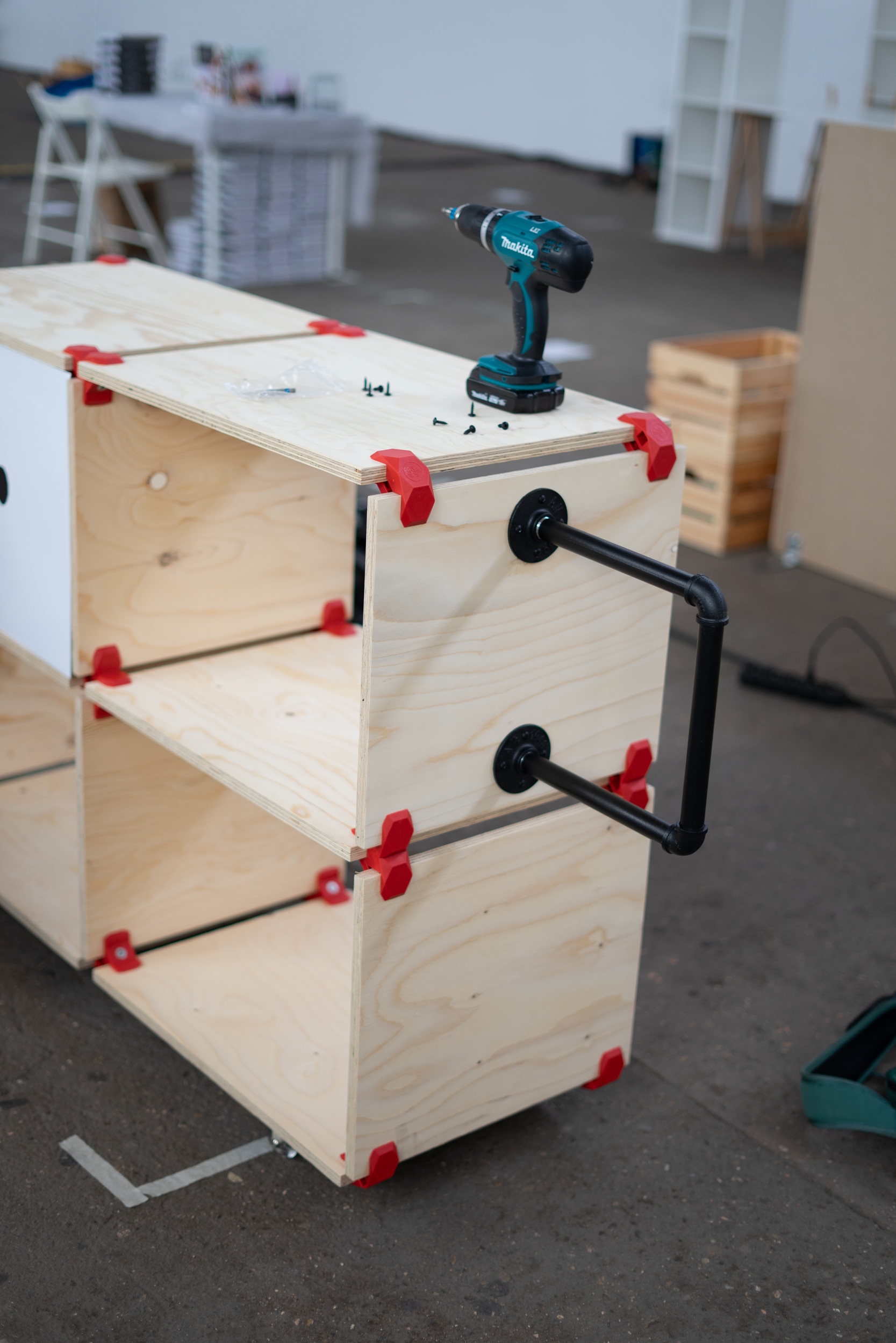 modular stand elements for Joni Studio