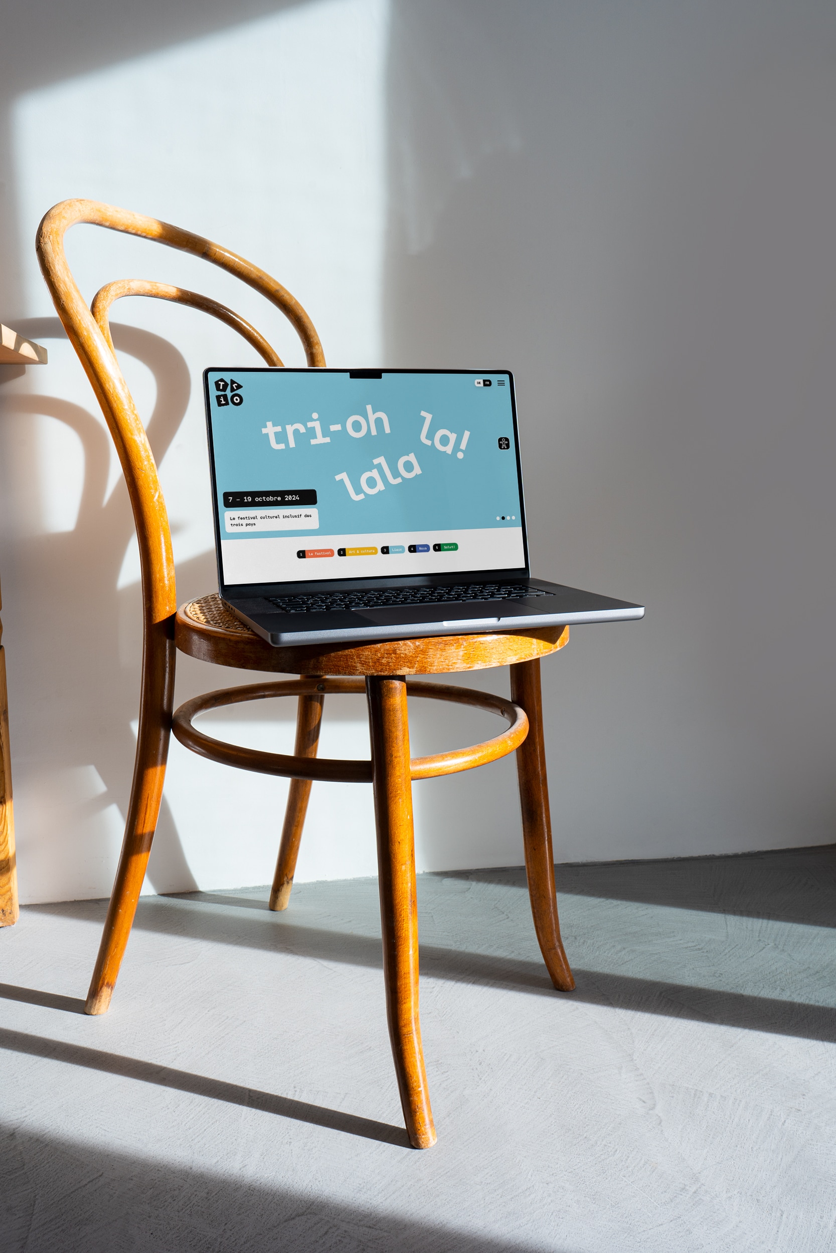 Hellblaue TRIO-Festival Landingpage